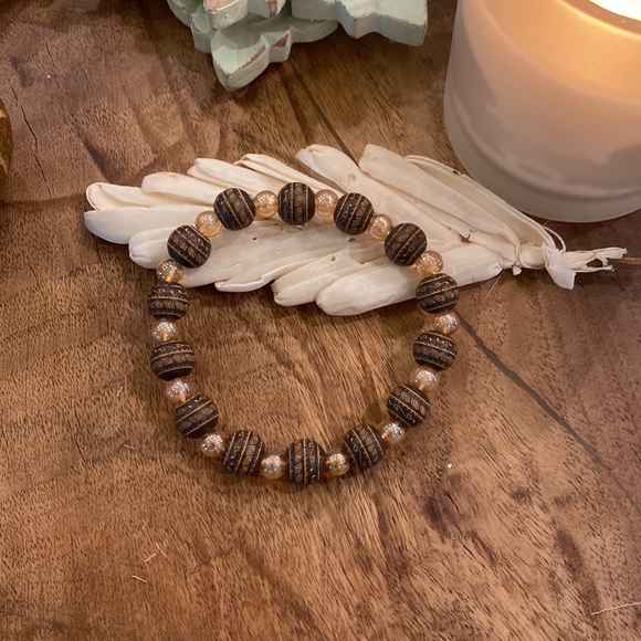 Neutral Carved Wood & Beaded Bracelet - Picture 3 of 3